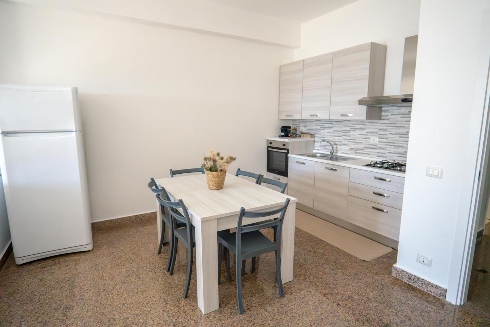 Casa Erika Apartment Бова Марина Екстериор снимка