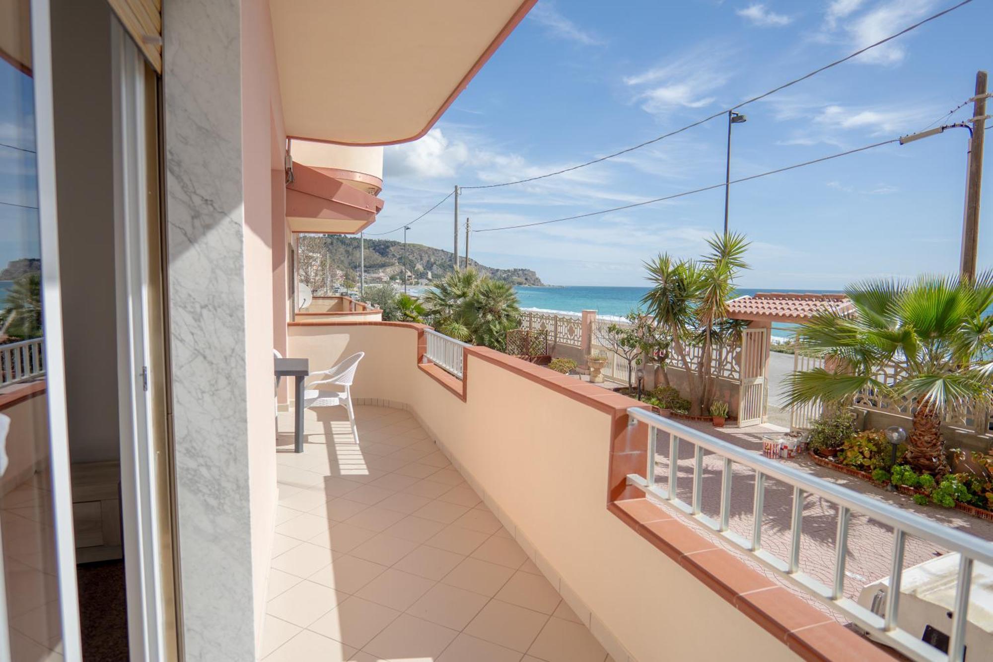 Casa Erika Apartment Бова Марина Екстериор снимка