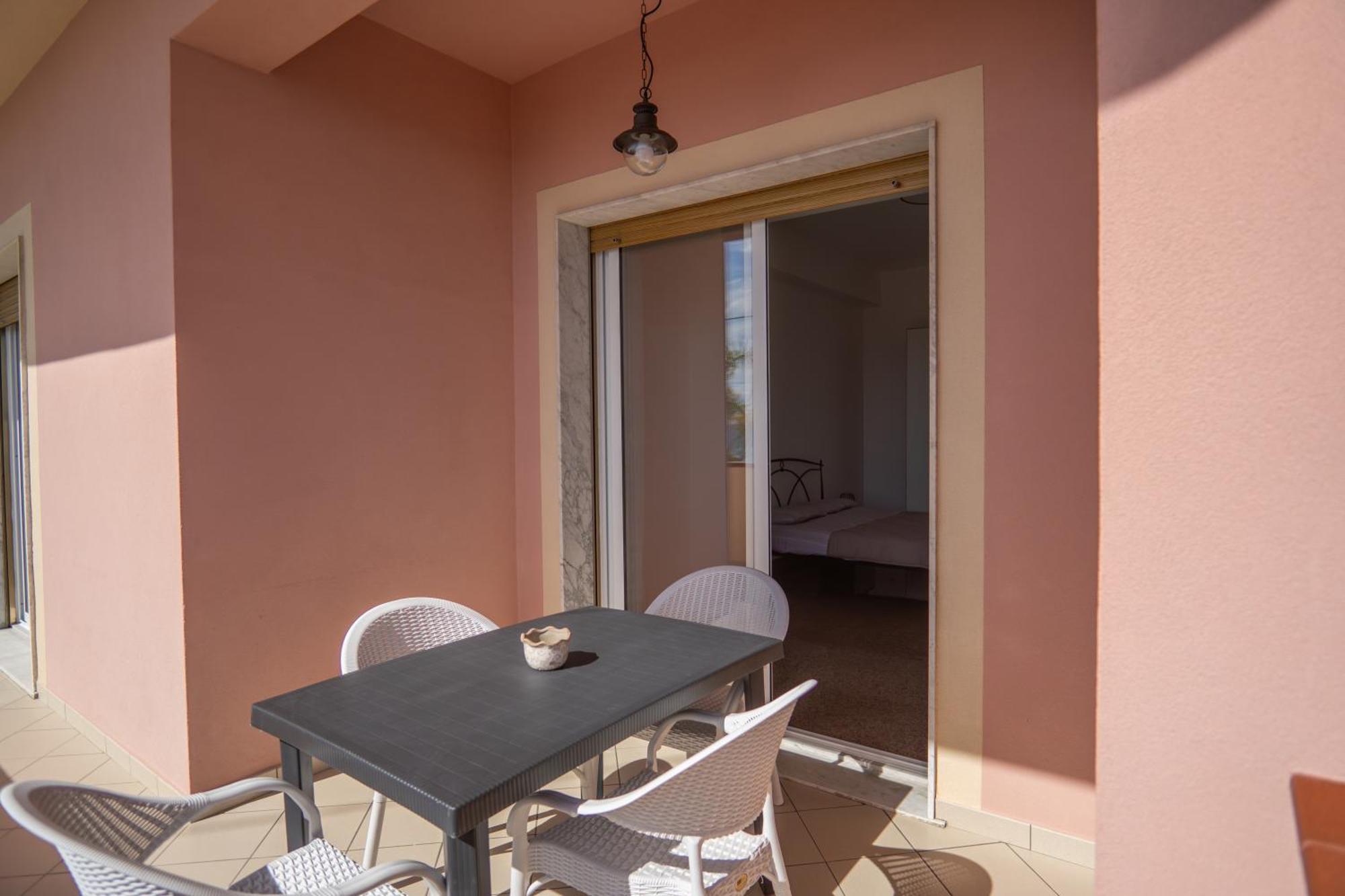 Casa Erika Apartment Бова Марина Екстериор снимка