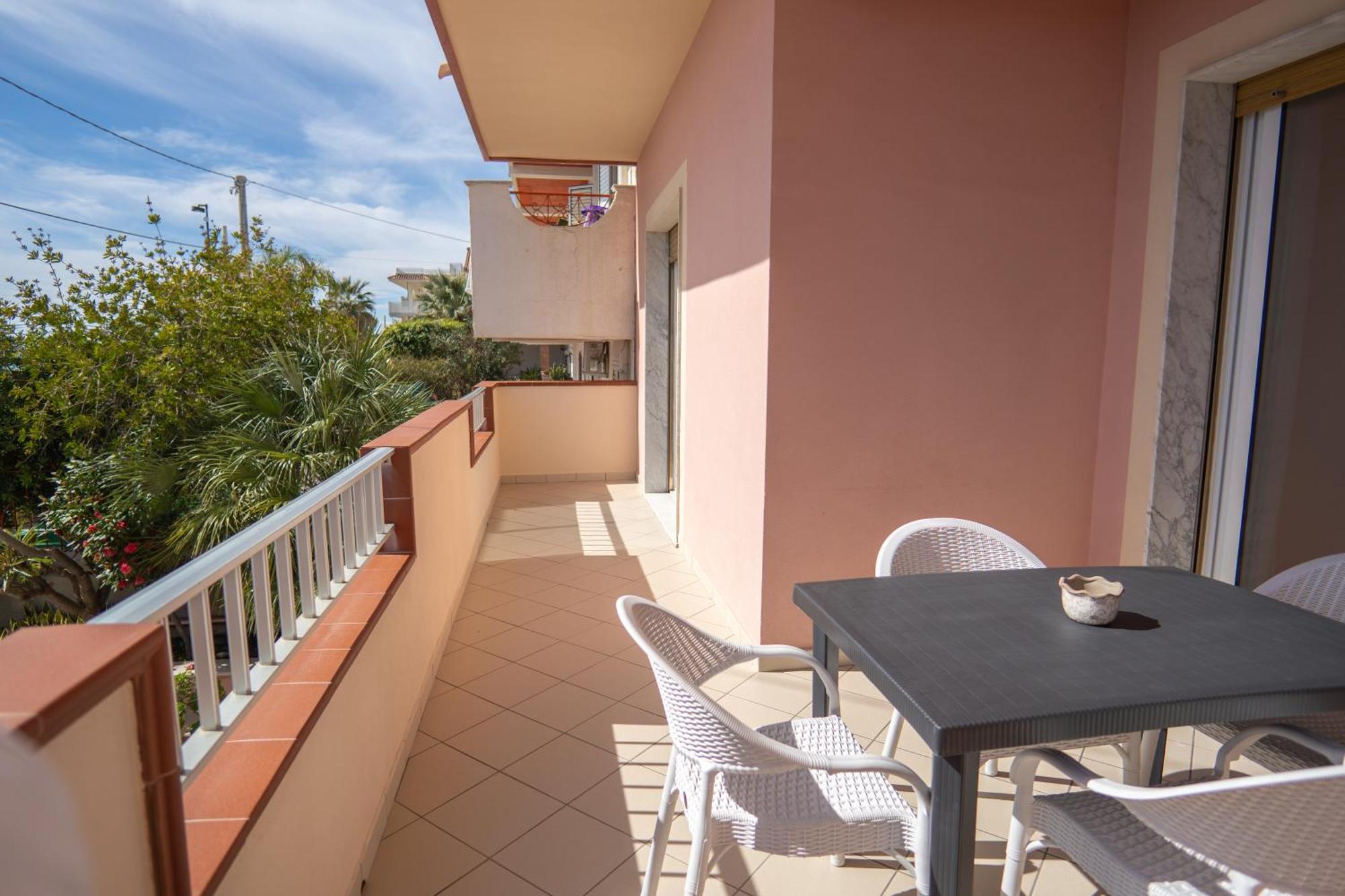 Casa Erika Apartment Бова Марина Екстериор снимка
